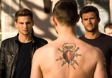 Фильм Овердрайв / Overdrive (2017) - cцена 3